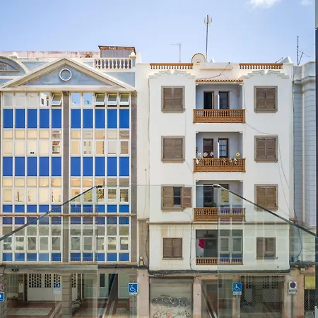 In Palmas Near Playa De Canteras